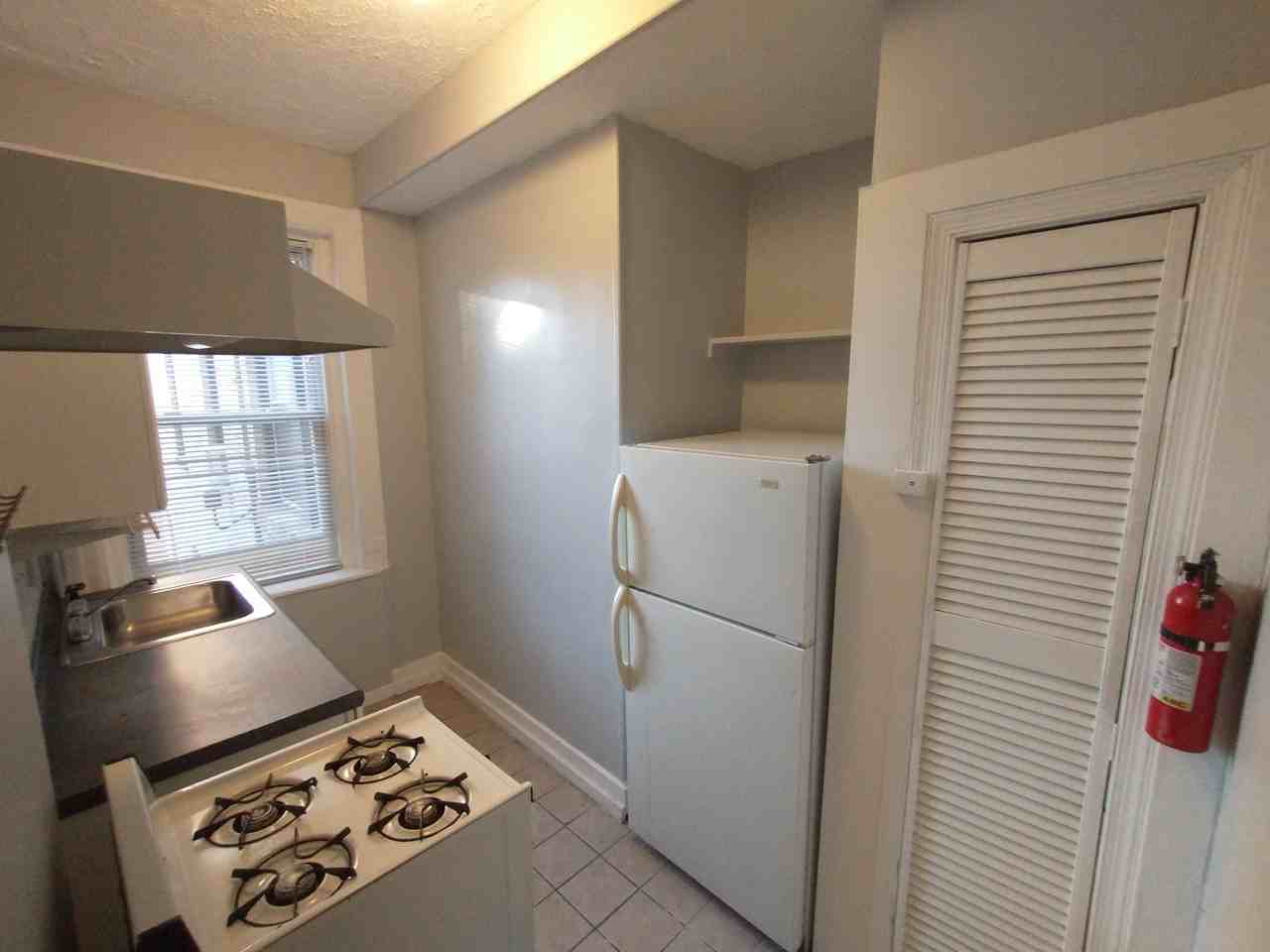 307 Dolphin St #3D - Photo 5 of 8