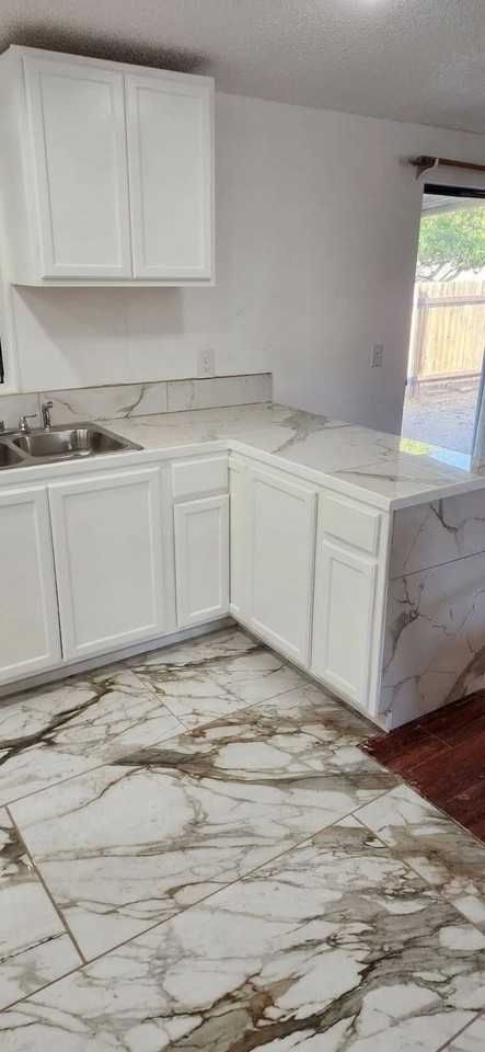 13371 5th Pl #NA - Photo 5 of 11