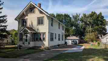 featured image of 119 Wyoming St E