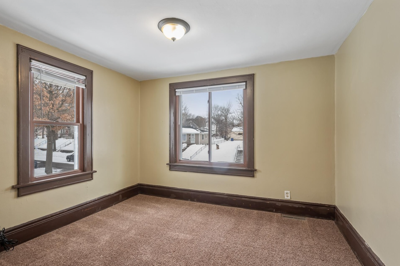 119 Wyoming St E - Photo 6 of 12
