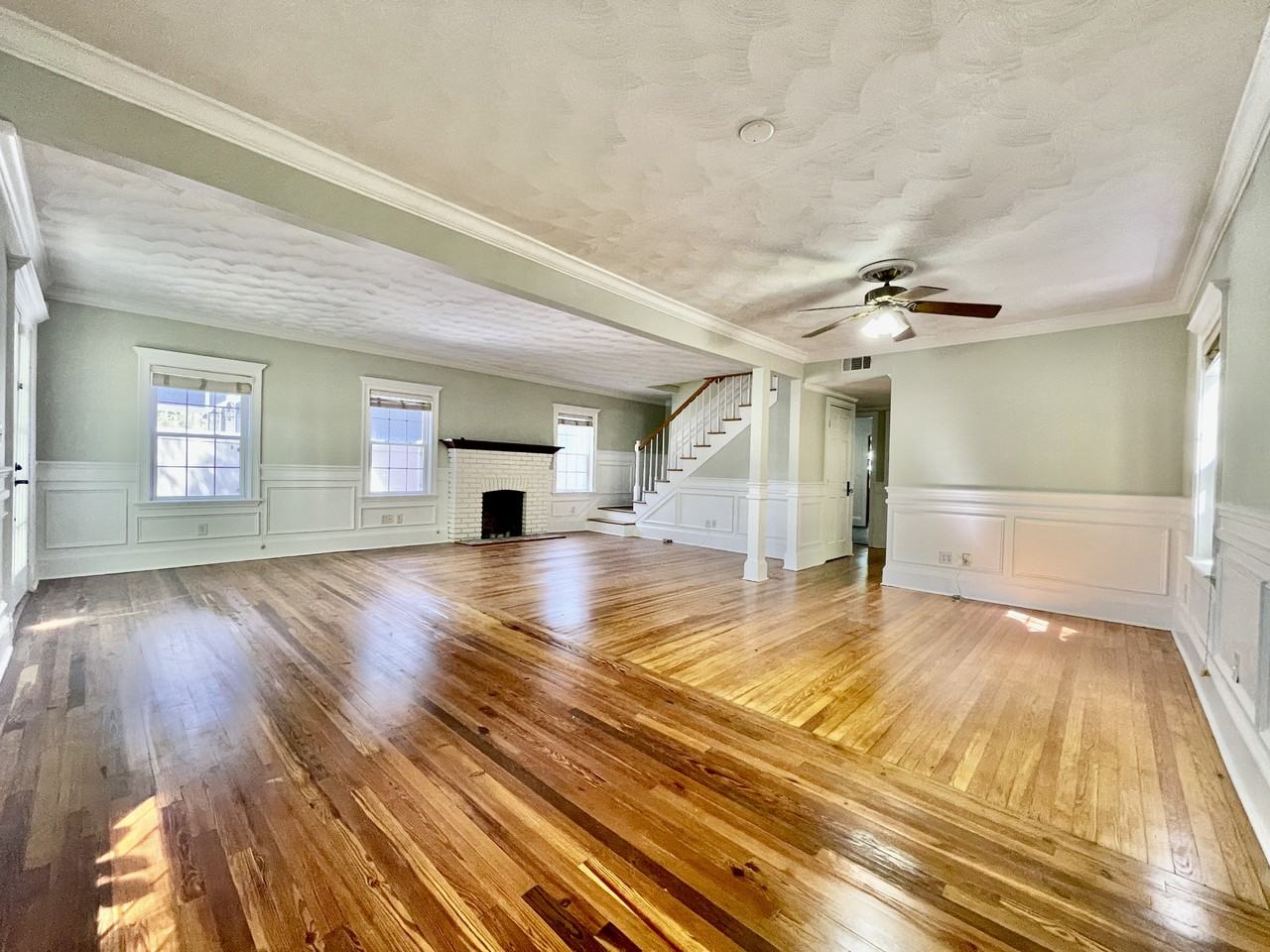 145 11th Ave Ne #NA - Photo 2 of 25