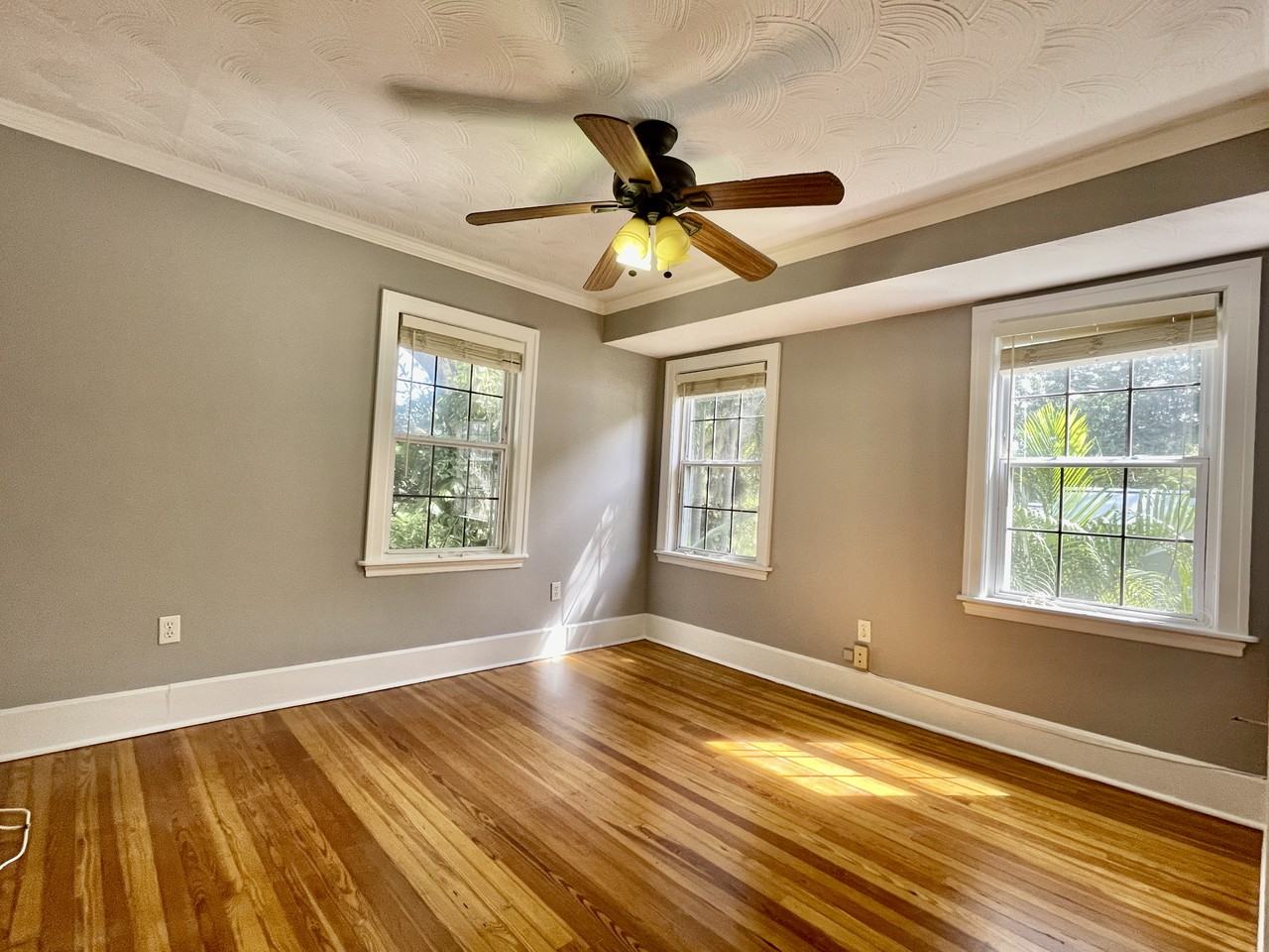 145 11th Ave Ne #NA - Photo 4 of 25