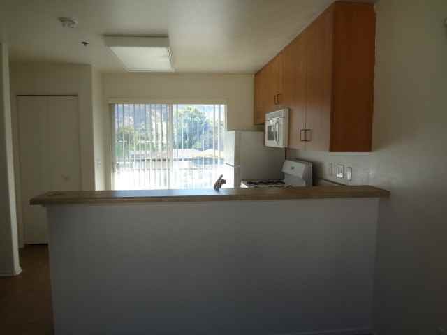 517 E Harvard Blvd #201 - Photo 2 of 7