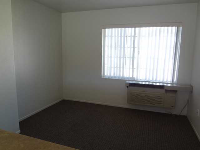 517 E Harvard Blvd #201 - Photo 3 of 7