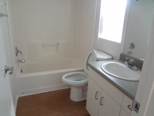 517 E Harvard Blvd #201 - Photo 4 of 7