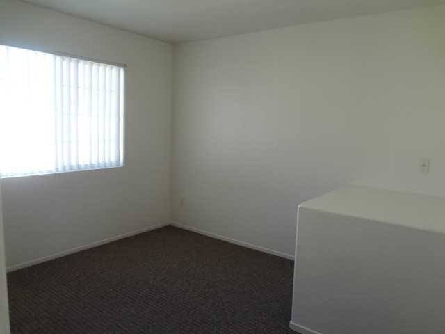 517 E Harvard Blvd #201 - Photo 6 of 7