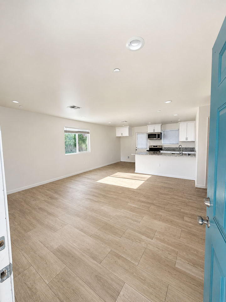 713 Wistaria St #D - Photo 6 of 7