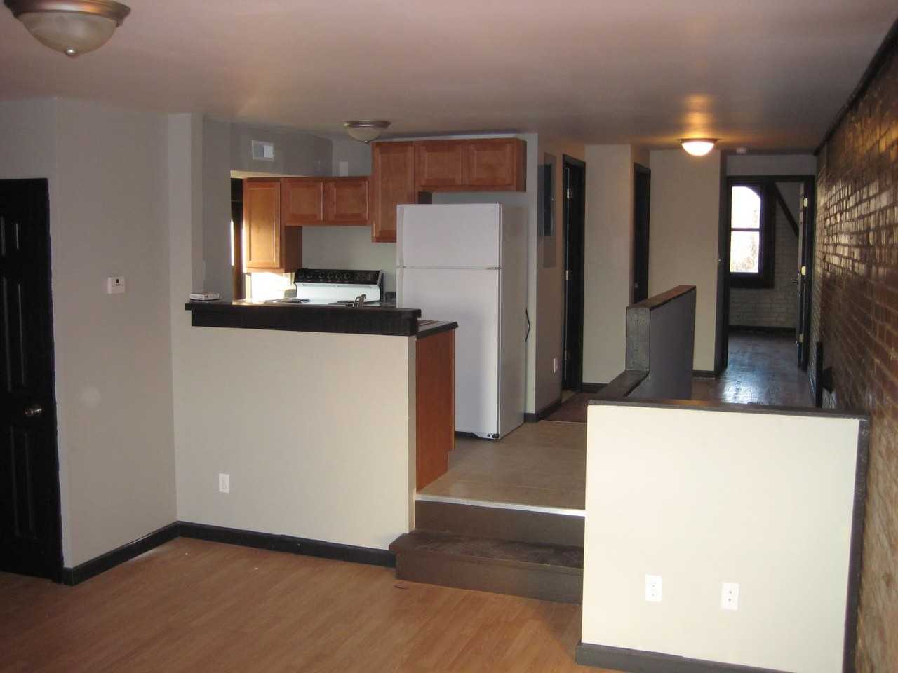 3918 Clayton Ave - Photo 2 of 8