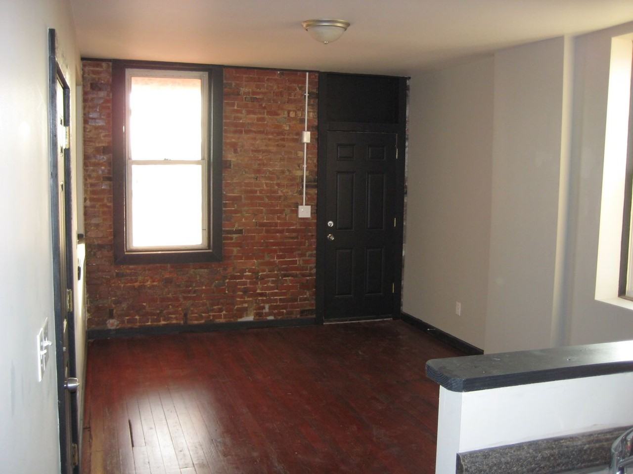 3918 Clayton Ave - Photo 4 of 8