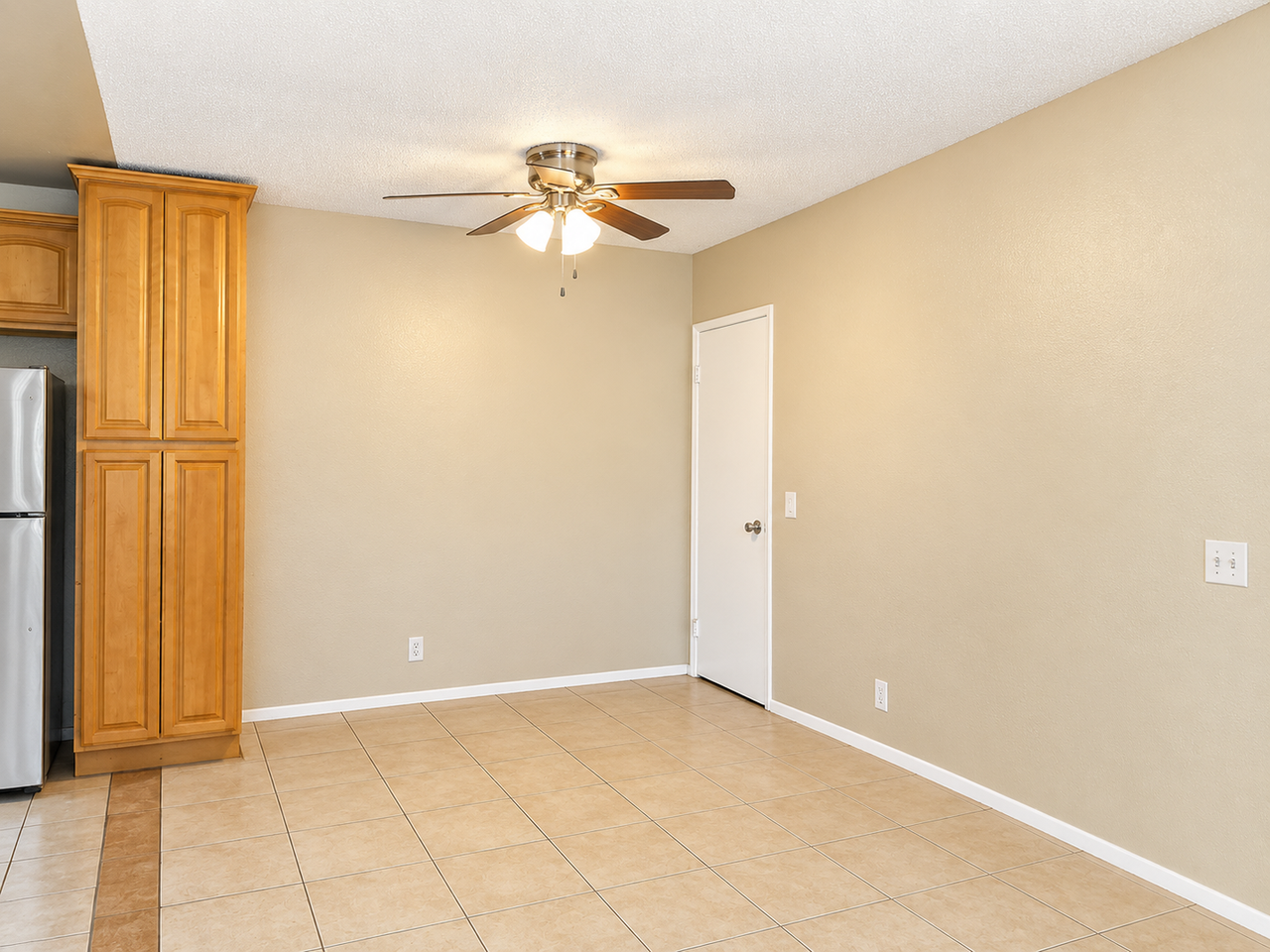 433 Autumn Dr #25 - Photo 5 of 12