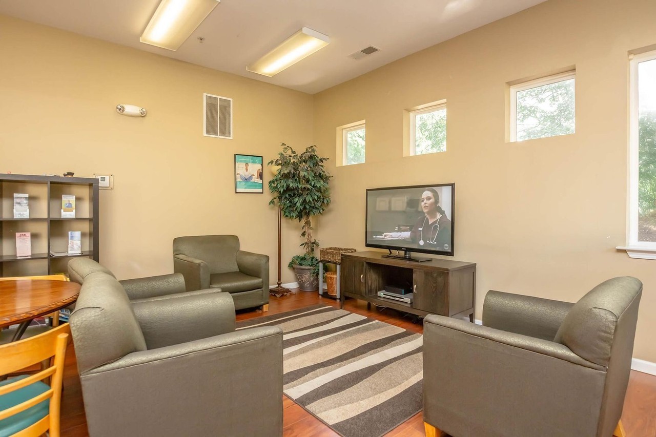Peachstone Independent Living - Photo 6 of 19