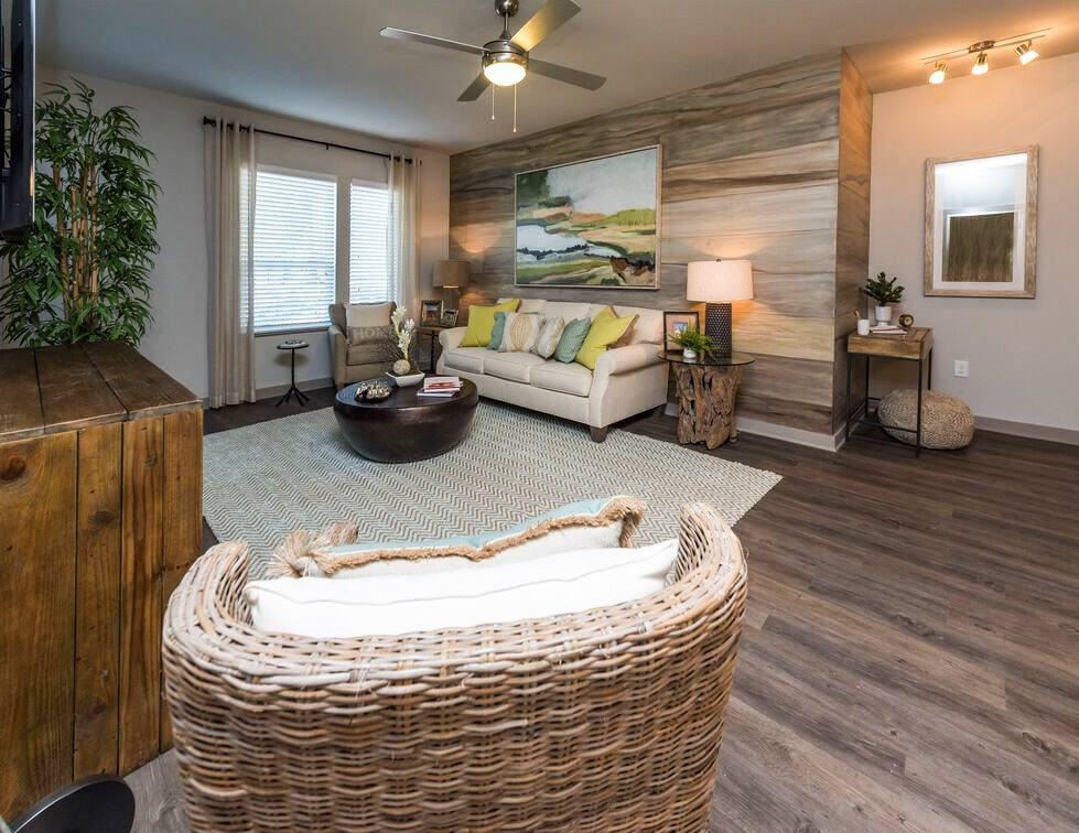 Mariner Grove - Photo 2 of 23