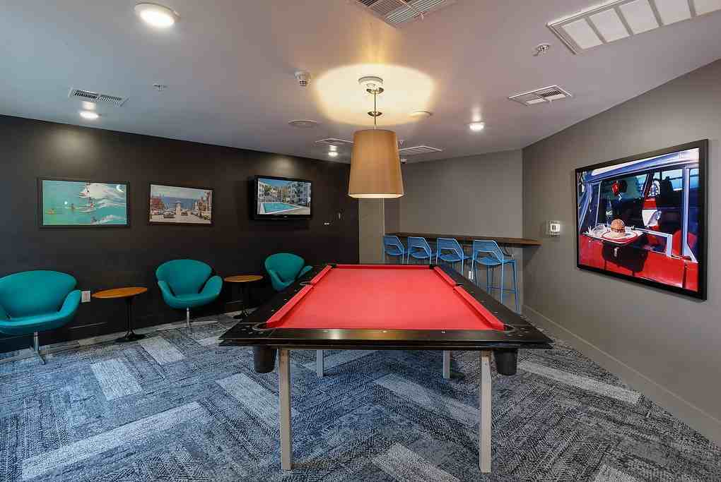 5600 Wilshire - Photo 6 of 50