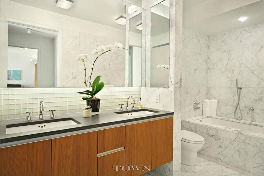 311 W Broadway - Photo 3 of 7