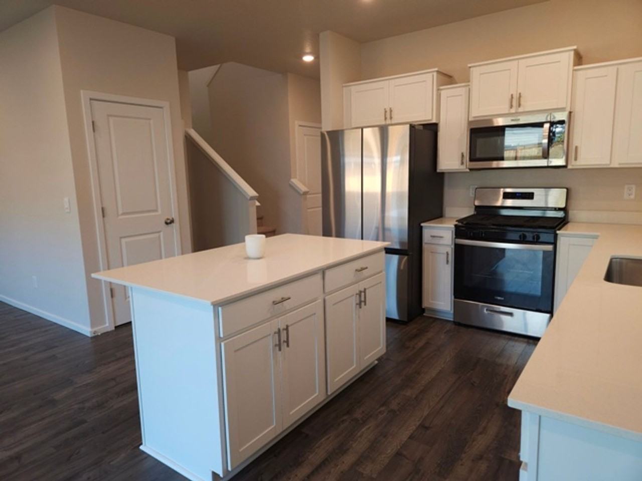 4817 Thyme Ave Ne - Photo 3 of 30