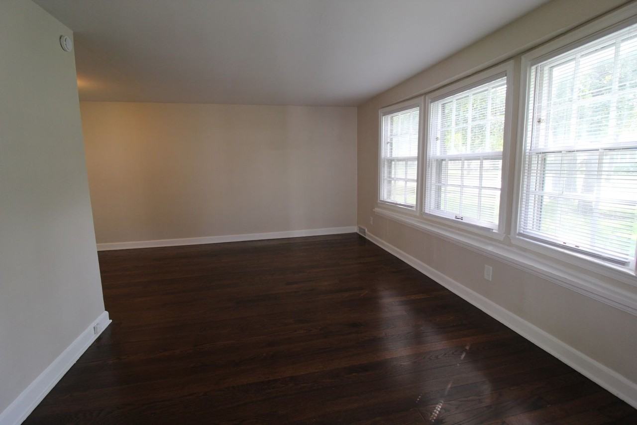 320 E 28th Ave - Photo 2 of 8