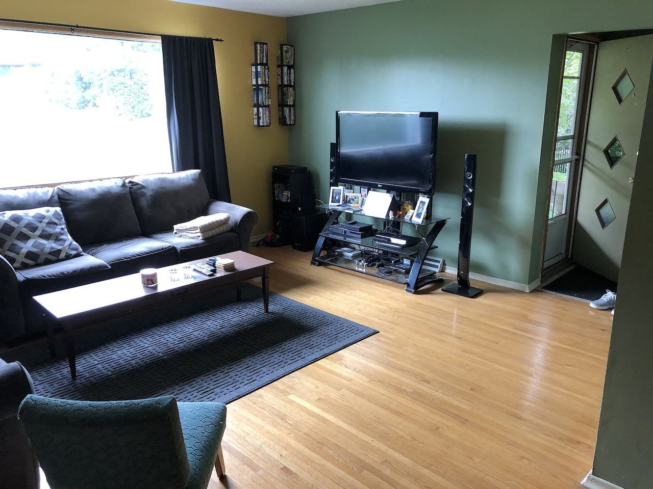 416 33 Ave Ne - Photo 7 of 8