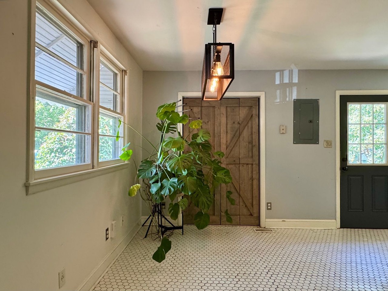 3417 Apache Dr - Photo 3 of 18