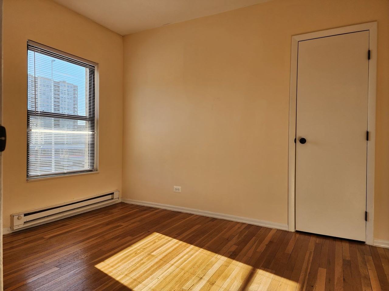 1714 W Jonquil Ter #3E - Photo 5 of 9