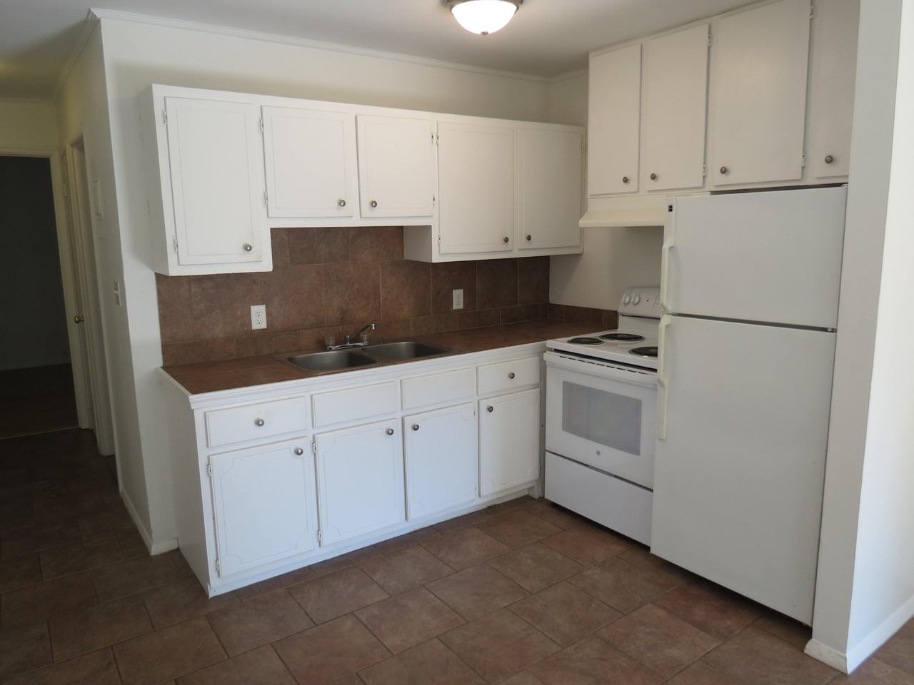 918 Prospect St #E - Photo 3 of 8