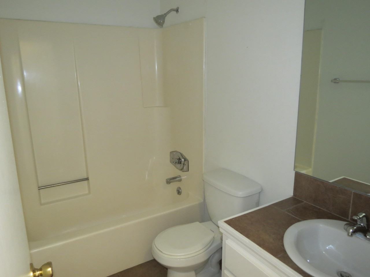 918 Prospect St #E - Photo 7 of 8