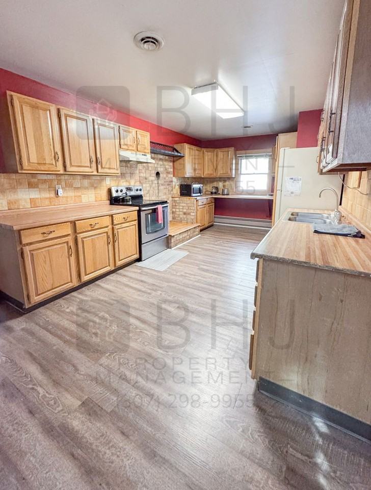 27 Johnson St - Photo 2 of 32