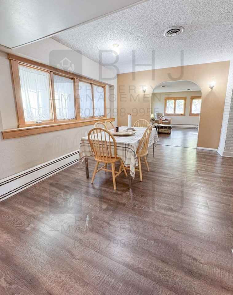 27 Johnson St - Photo 4 of 32