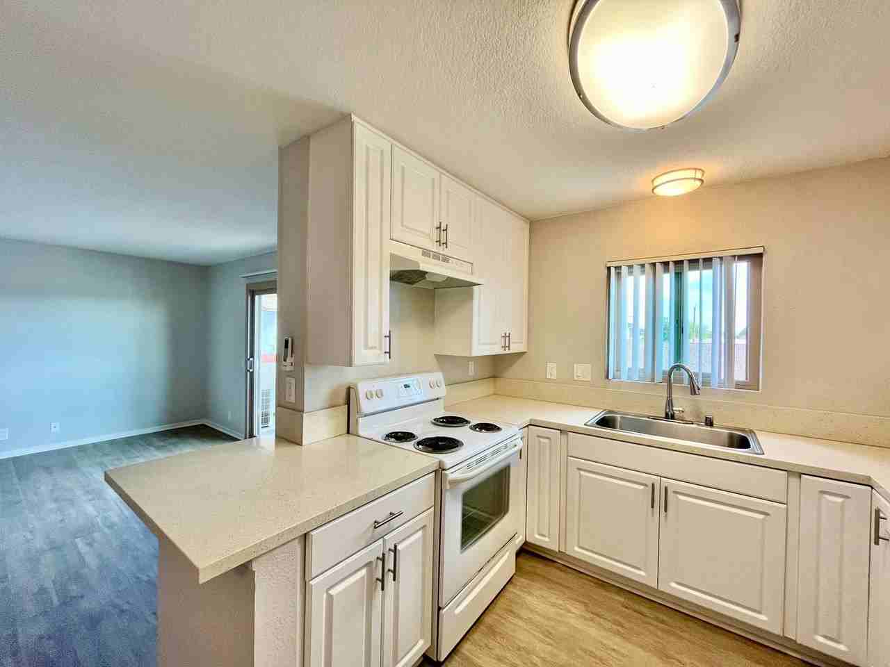 4415 Clairemont Dr #4 - Photo 5 of 14