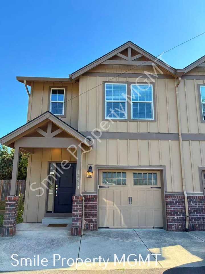 19414 Se River Rd - Photo 2 of 16
