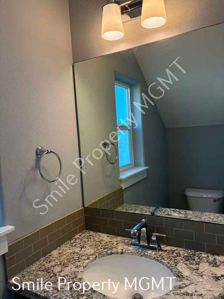19414 Se River Rd - Photo 5 of 16