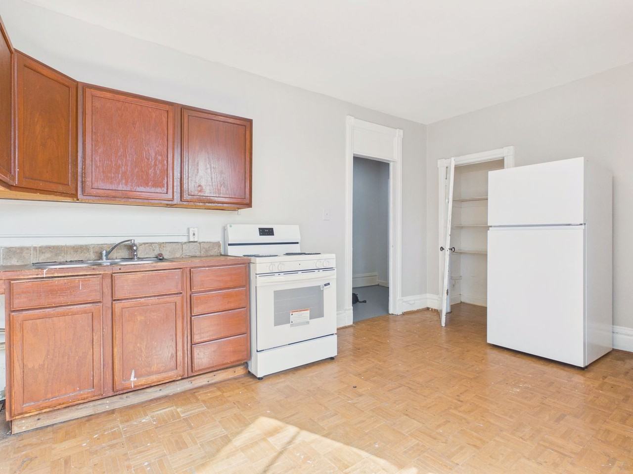 2021 Green St - Photo 2 of 10