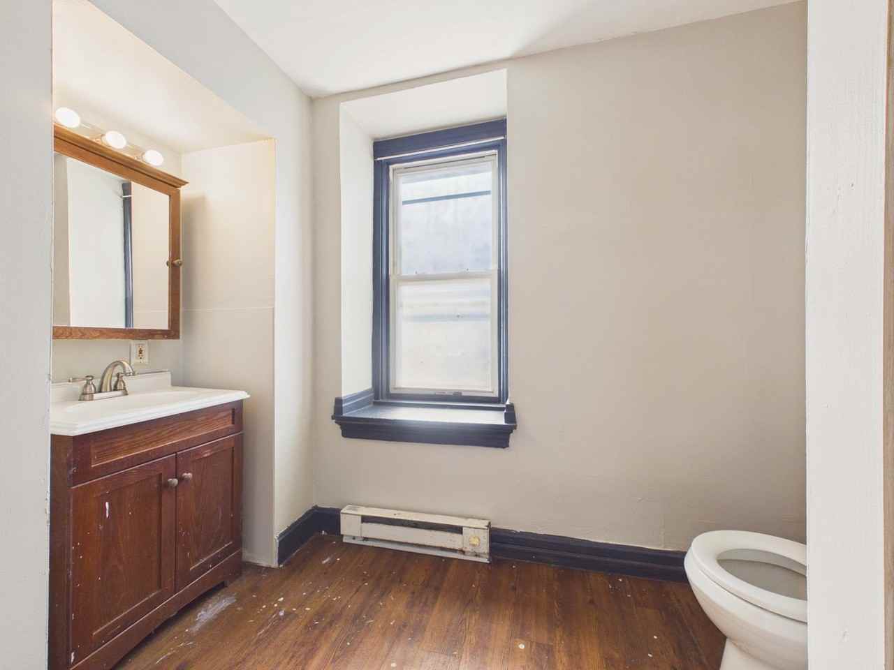2021 Green St - Photo 6 of 10