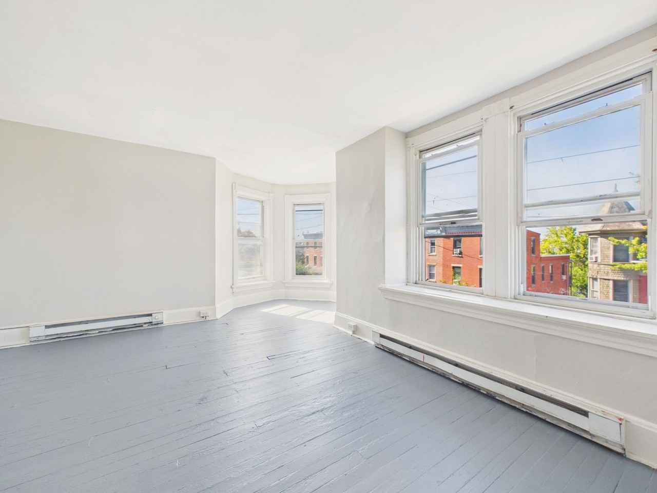 2021 Green St - Photo 7 of 10