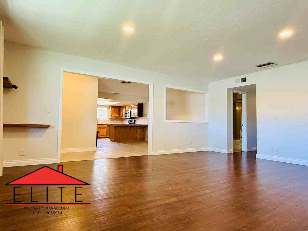 240 S Broadway St - Photo 5 of 33