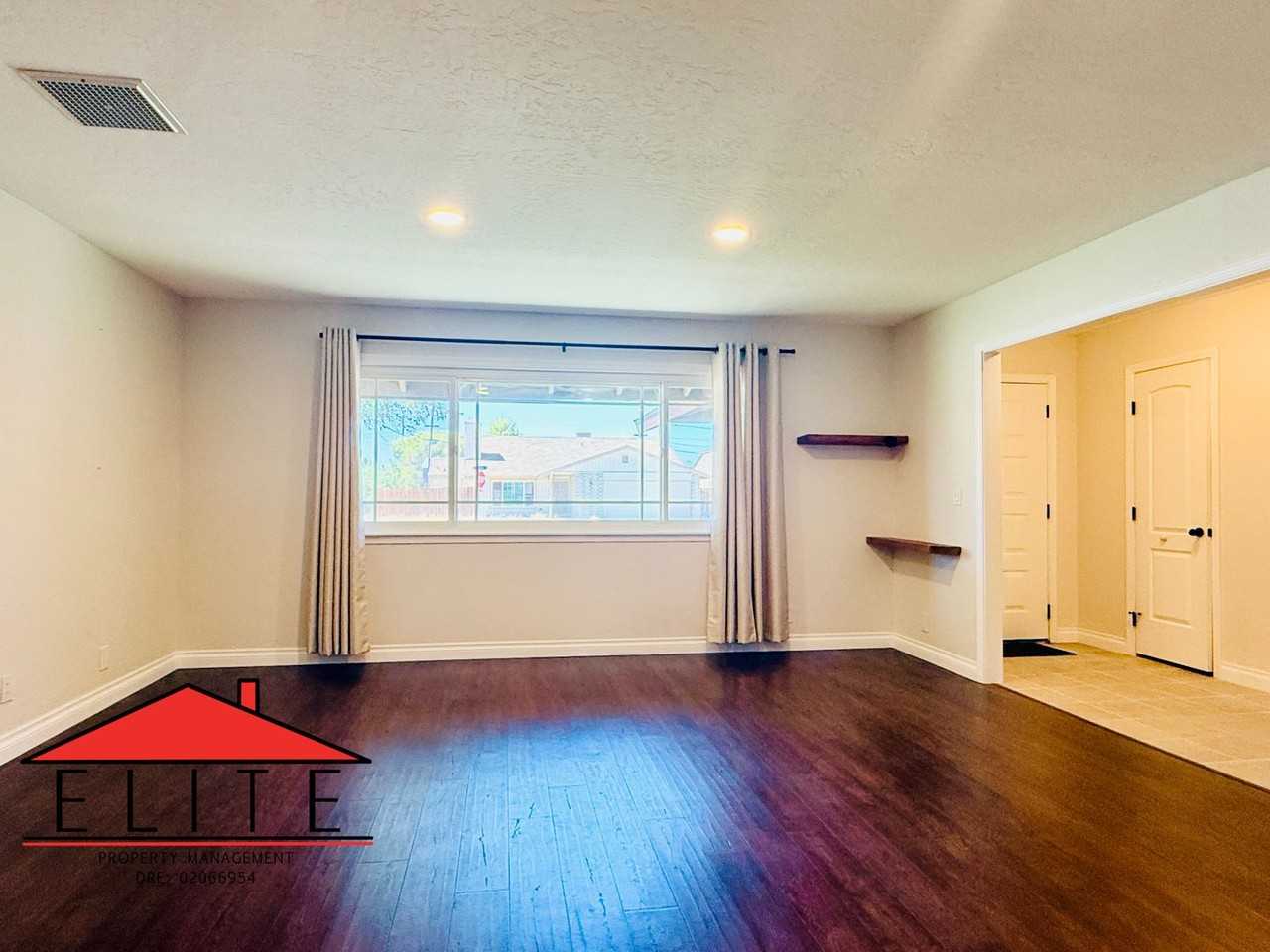 240 S Broadway St - Photo 6 of 33
