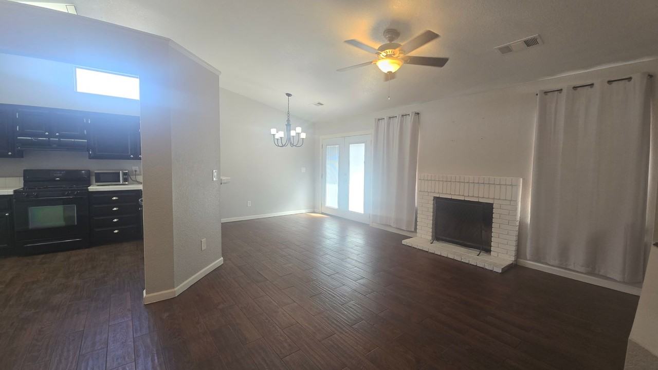 907 Meadow View Rd - Photo 2 of 13