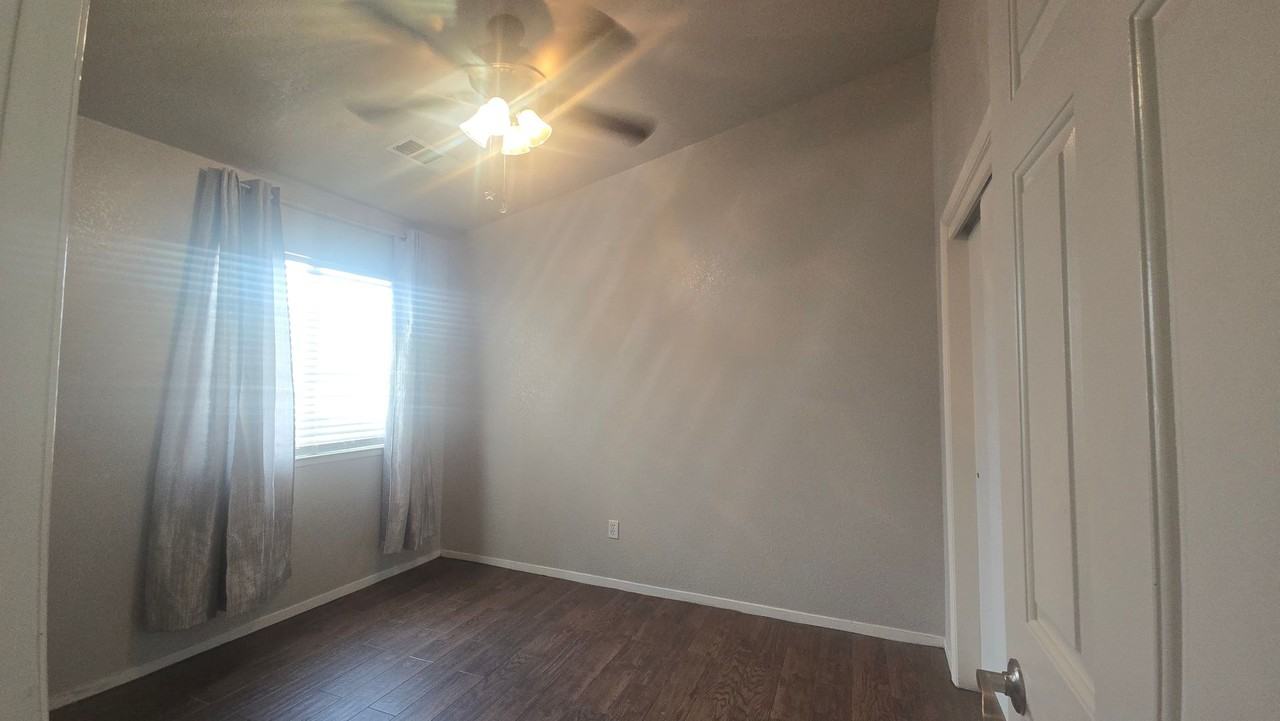 907 Meadow View Rd - Photo 7 of 13