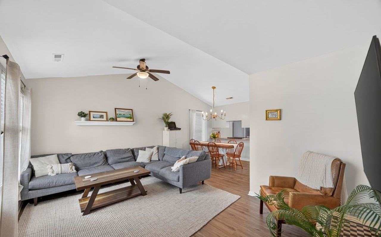 7101 Alamosa Dr - Photo 2 of 19