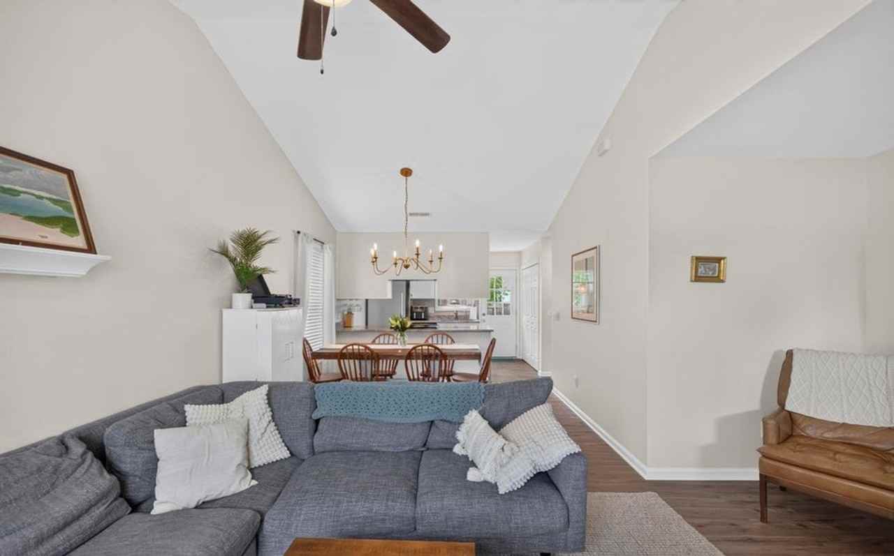 7101 Alamosa Dr - Photo 4 of 19