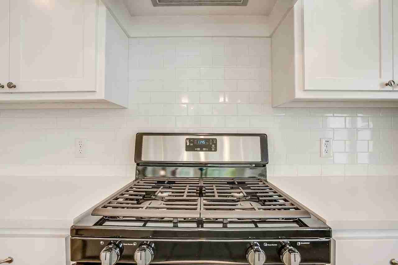 2944 Forest Park Blvd - Photo 3 of 39