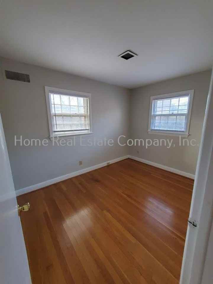 1619 W Northwest Blvd - Photo 6 of 8