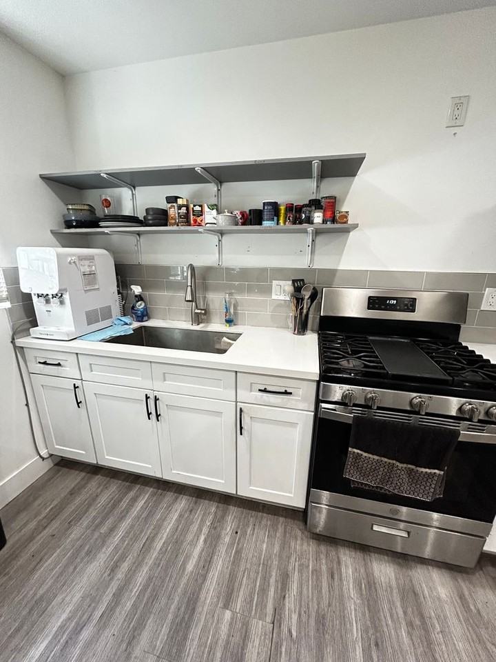 3711  HALLDALE AVE - Photo 2 of 23