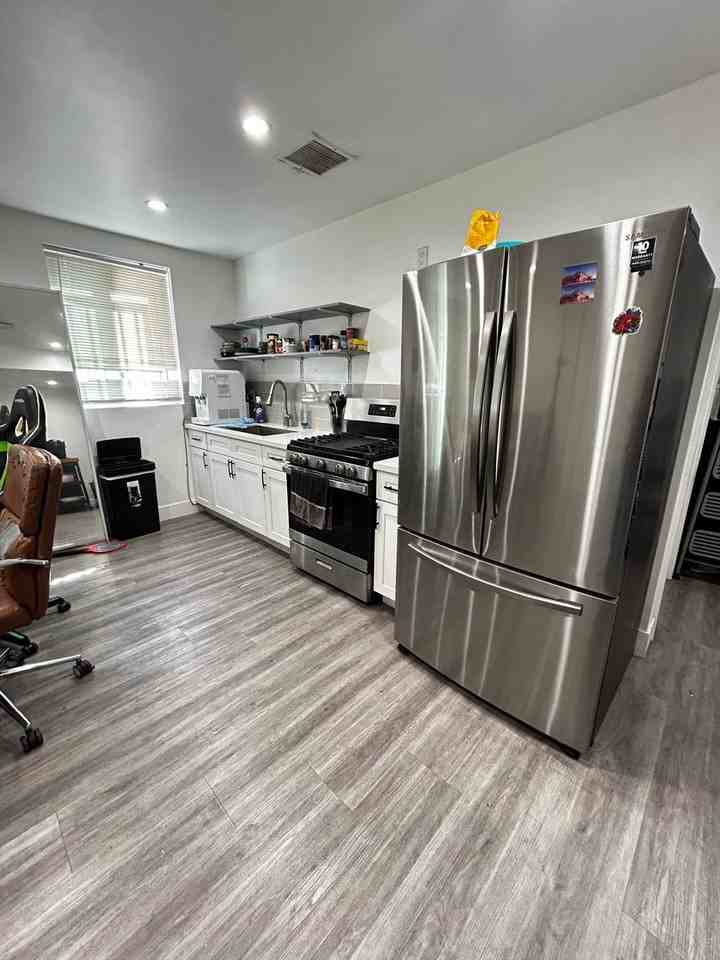 3711  HALLDALE AVE - Photo 5 of 23