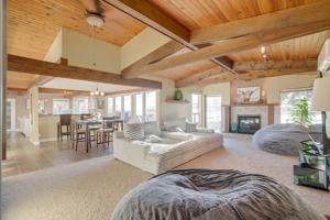 featured image of 211 East Chestermere Dr