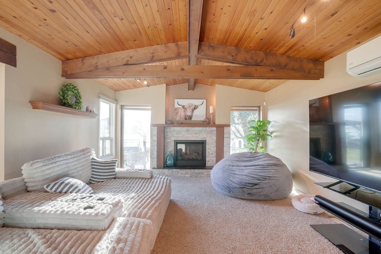 211 East Chestermere Dr - Photo 6 of 50