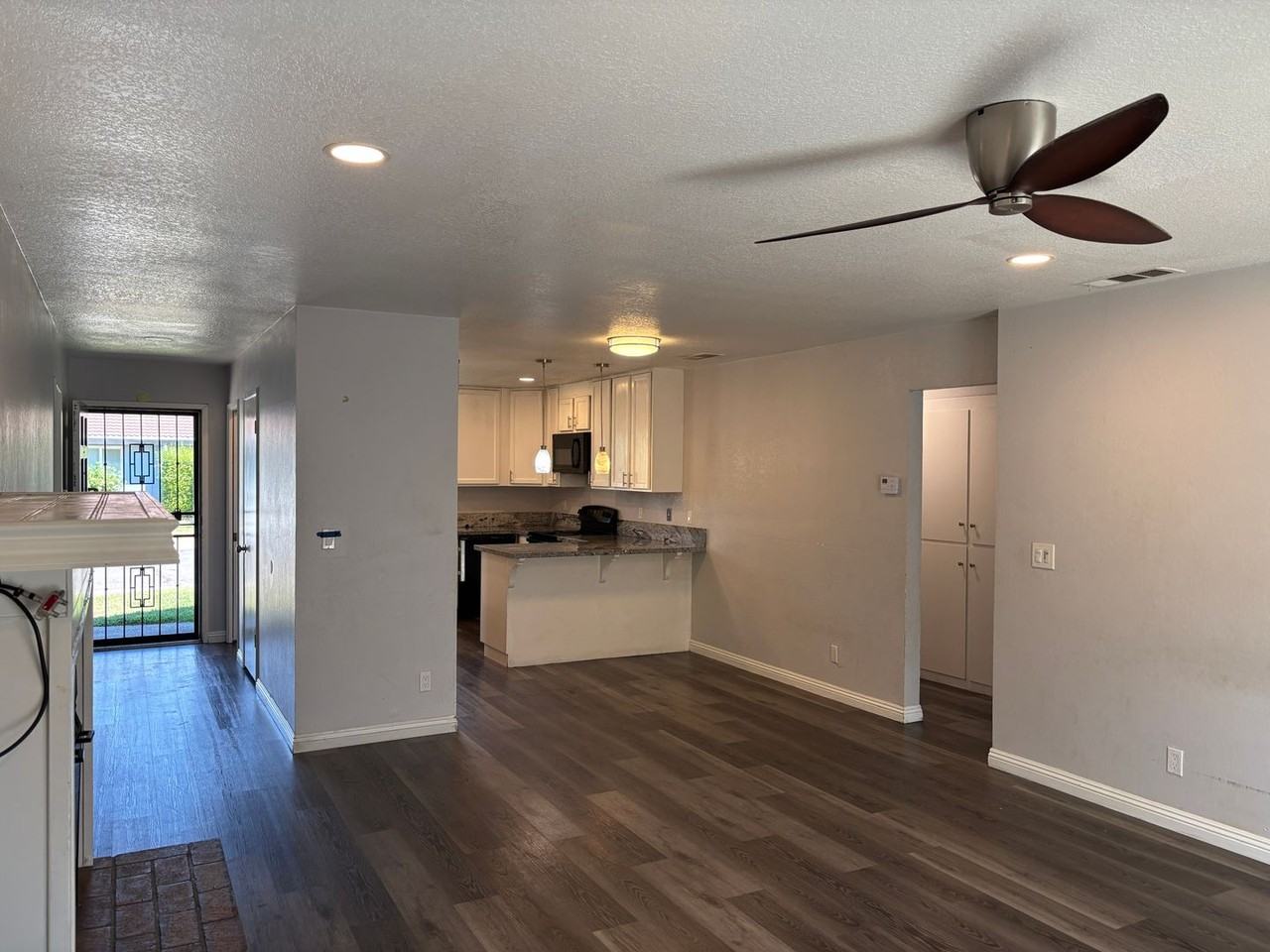 6829 Harmon Dr - Photo 6 of 19