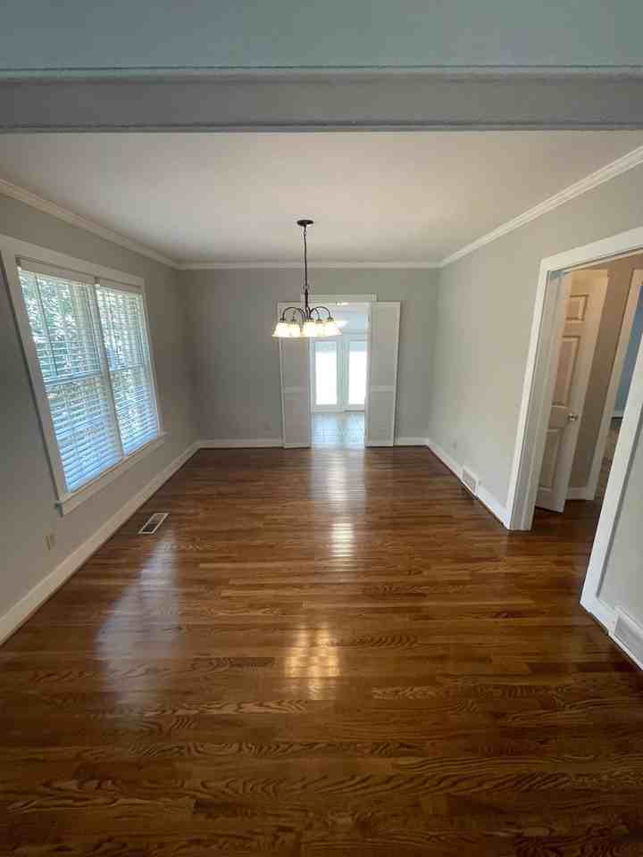 325 N Avalon Rd - Photo 3 of 8