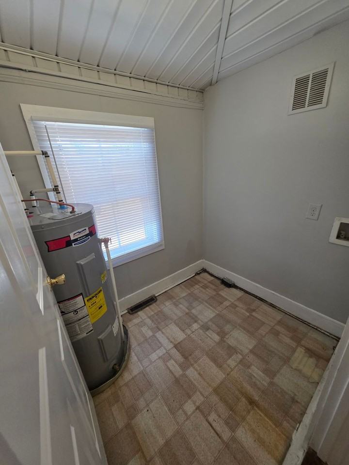 117 Wheeler St - Photo 7 of 12