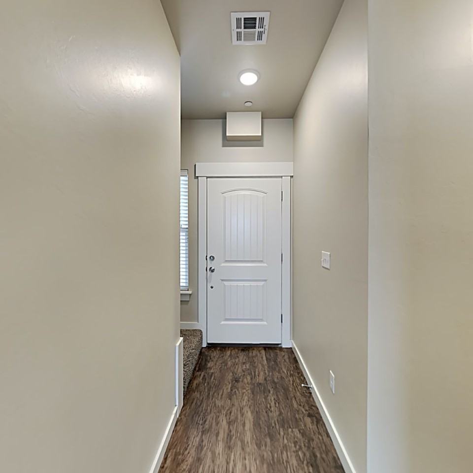 778 Sw 13th St - Photo 4 of 21