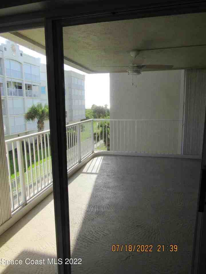 606 Shorewood Dr #C304 - Photo 5 of 27